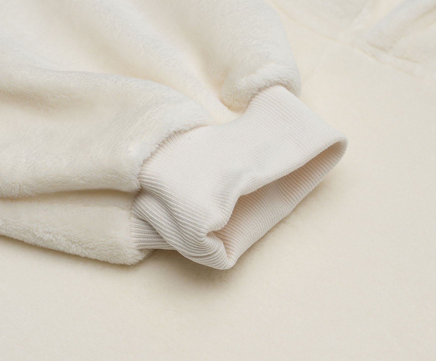 Couverture à capuche blanc cassé